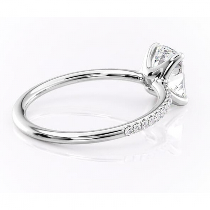 Inel de logodnă Adelaide din aur Alb 14kt cu moissanite tăietură pernă – Montură pavé rafinată pentru profil jos | Personalizează și configurează gratuit online [3]