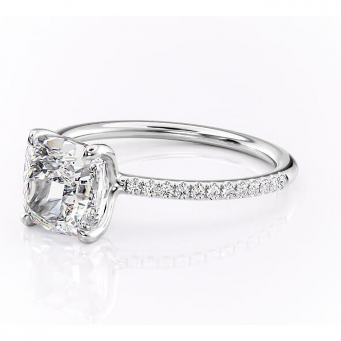 Inel de logodnă Adelaide din aur Alb 14kt cu moissanite tăietură pernă – Montură pavé rafinată pentru profil jos | Personalizează și configurează gratuit online [7]