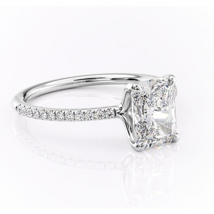 Inel de logodnă Adelaide din aur Alb 14kt cu moissanite tăietură radiantă – Montură pavé rafinată pentru profil jos | Personalizează și configurează gratuit online [1]