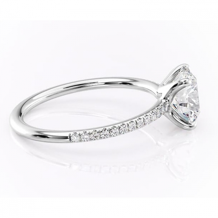 Inel de logodnă Adelaide din aur Alb 14kt cu moissanite tăietură rotundă – Montură pavé rafinată pentru profil jos | Personalizează și configurează gratuit online [2]