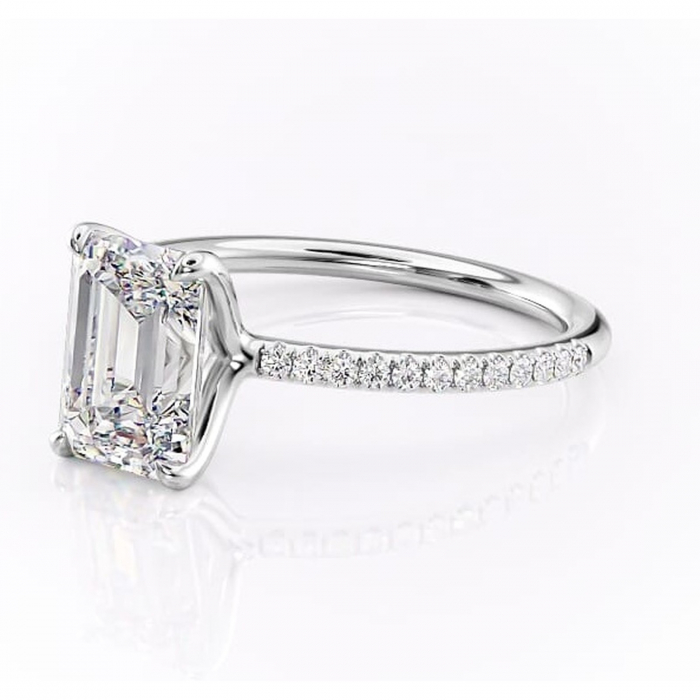 Inel de logodnă Adelaide din aur Alb 14kt cu moissanite tăietură smarald – Montură pavé rafinată pentru profil jos | Personalizează și configurează gratuit online [7]