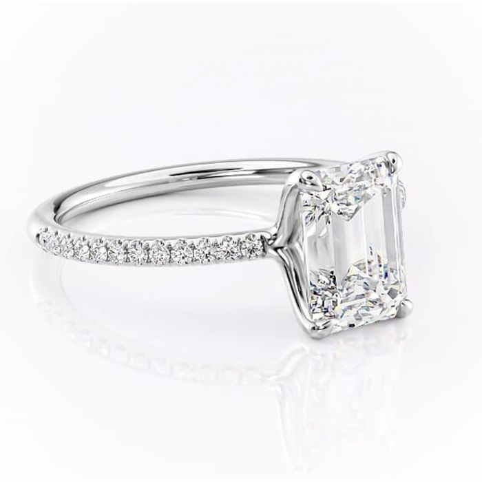 Inel de logodnă Adelaide din aur Alb 14kt cu moissanite tăietură smarald – Montură pavé rafinată pentru profil jos | Personalizează și configurează gratuit online [1]