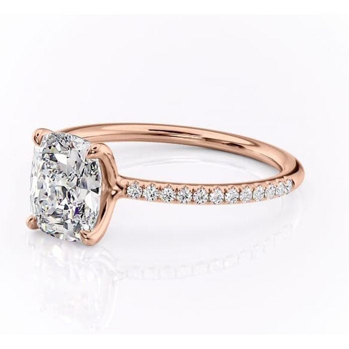 Inel de logodnă Adelaide din aur Rose 14kt cu moissanite tăietură pernă – Montură pavé rafinată pentru profil jos | Personalizează și configurează gratuit online [7]