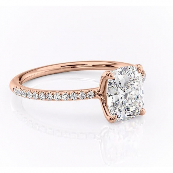 Inel de logodnă Adelaide din aur Rose 14kt cu moissanite tăietură pernă – Montură pavé rafinată pentru profil jos | Personalizează și configurează gratuit online [1]