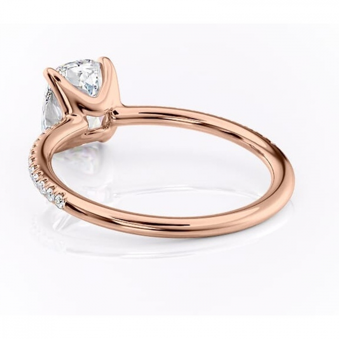 Inel de logodnă Adelaide din aur Rose 14kt cu moissanite tăietură pernă – Montură pavé rafinată pentru profil jos | Personalizează și configurează gratuit online [4]