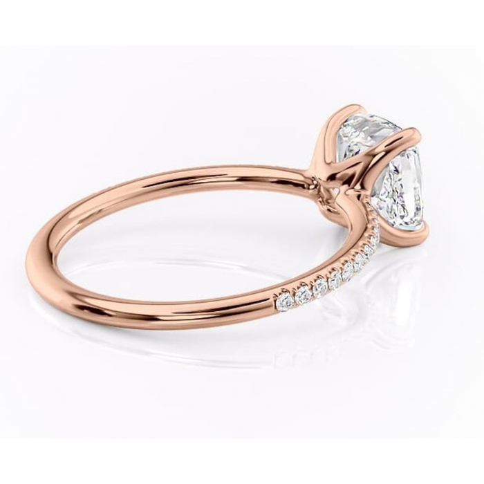 Inel de logodnă Adelaide din aur Rose 14kt cu moissanite tăietură pernă – Montură pavé rafinată pentru profil jos | Personalizează și configurează gratuit online [3]