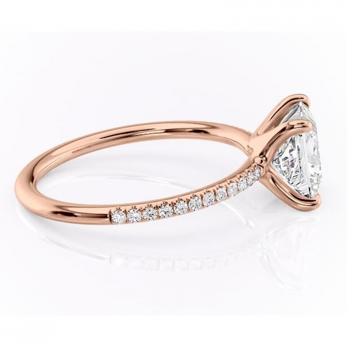 Inel de logodnă Adelaide din aur Rose 18kt cu moissanite tăietură princess – Montură pavé rafinată pentru profil jos | Personalizează și configurează gratuit online [2]