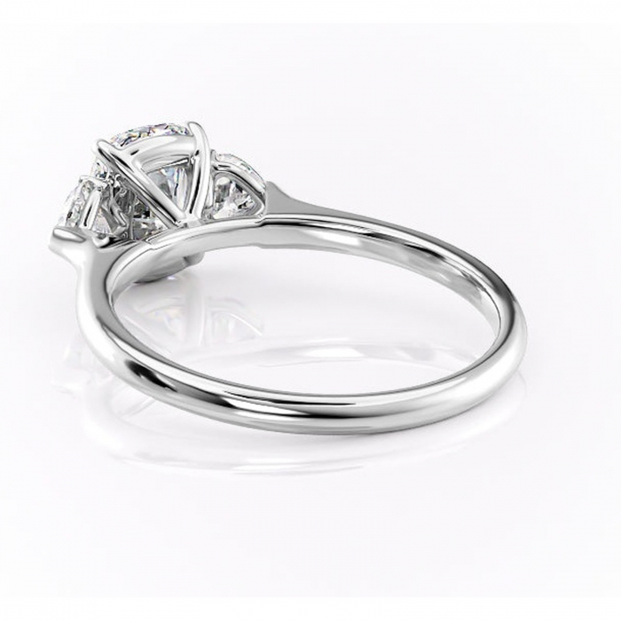 Inel de logodnă Aislyn din aur Alb 14kt cu moissanite tăietură asscher – Montură cu trei pietre rafinată pentru profil înalt | Personalizează și configurează gratuit online [4]