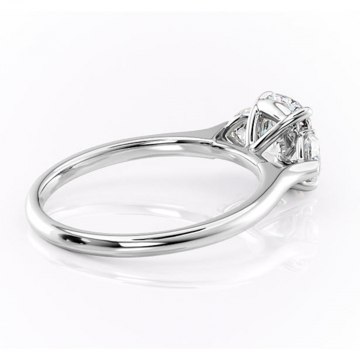 Inel de logodnă Aislyn din aur Alb 14kt cu moissanite tăietură asscher – Montură cu trei pietre rafinată pentru profil înalt | Personalizează și configurează gratuit online [3]