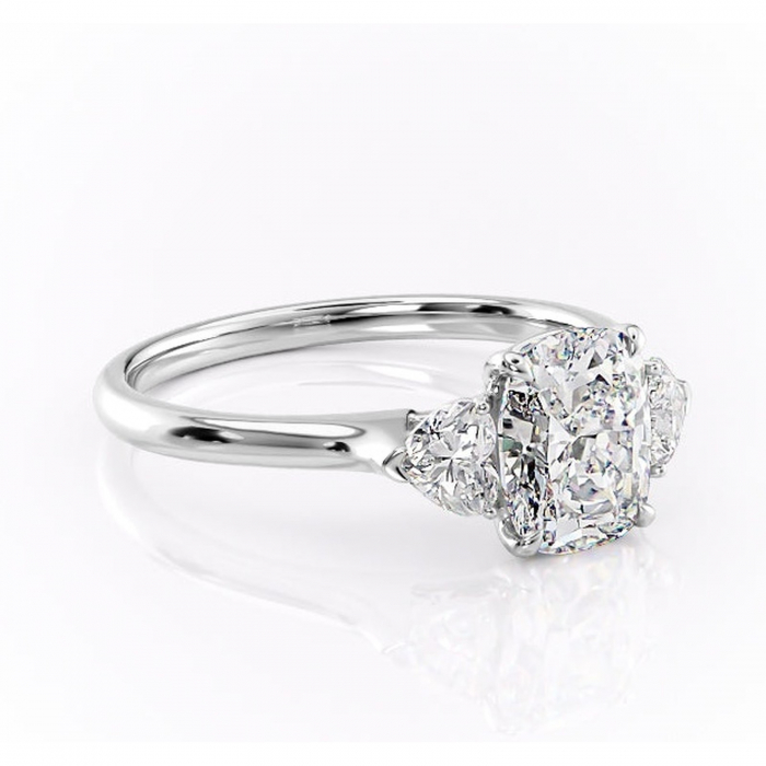 Inel de logodnă Aislyn din aur Alb 14kt cu moissanite tăietură asscher – Montură cu trei pietre rafinată pentru profil înalt | Personalizează și configurează gratuit online [1]