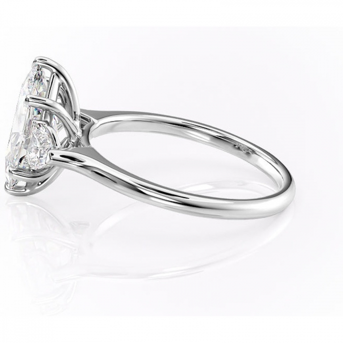 Inel de logodnă Aislyn din aur Alb 14kt cu moissanite tăietură marquise – Montură cu trei pietre rafinată pentru profil înalt | Personalizează și configurează gratuit online [6]