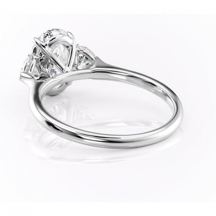 Inel de logodnă Aislyn din aur Alb 14kt cu moissanite tăietură ovală – Montură cu trei pietre rafinată pentru profil înalt | Personalizează și configurează gratuit online [4]