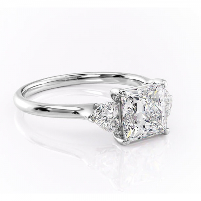 Inel de logodnă Aislyn din aur Alb 14kt cu moissanite tăietură princess – Montură cu trei pietre rafinată pentru profil înalt | Personalizează și configurează gratuit online [1]