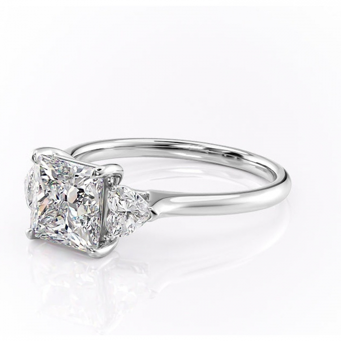 Inel de logodnă Aislyn din aur Alb 14kt cu moissanite tăietură princess – Montură cu trei pietre rafinată pentru profil înalt | Personalizează și configurează gratuit online [7]