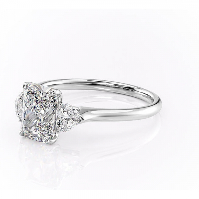 Inel de logodnă Aislyn din aur Alb 14kt cu moissanite tăietură radiantă – Montură cu trei pietre rafinată pentru profil înalt | Personalizează și configurează gratuit online [7]