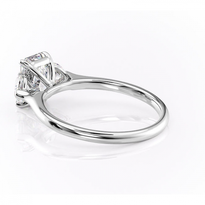 Inel de logodnă Aislyn din aur Alb 14kt cu moissanite tăietură radiantă – Montură cu trei pietre rafinată pentru profil înalt | Personalizează și configurează gratuit online [5]