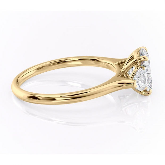 Inel de logodnă Aislyn din aur Galben 14kt cu moissanite tăietură asscher – Montură cu trei pietre rafinată pentru profil înalt | Personalizează și configurează gratuit online [2]