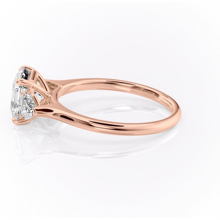 Inel de logodnă Aislyn din aur Rose 14kt cu moissanite tăietură asscher – Montură cu trei pietre rafinată pentru profil înalt | Personalizează și configurează gratuit online [6]
