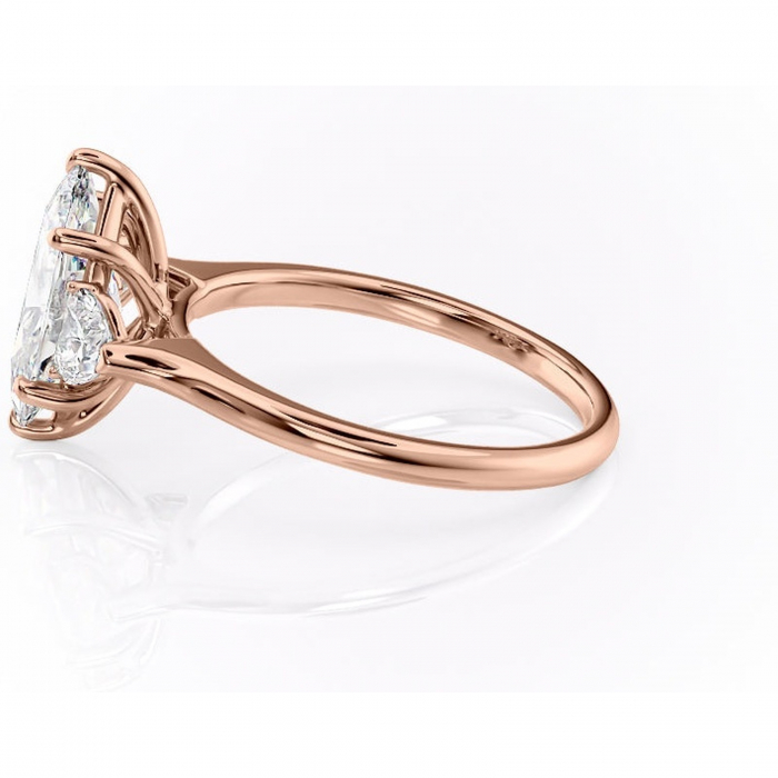 Inel de logodnă Aislyn din aur Rose 18kt cu moissanite tăietură marquise – Montură cu trei pietre rafinată pentru profil înalt | Personalizează și configurează gratuit online [6]