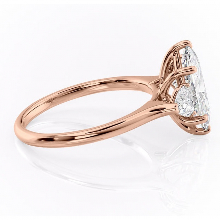 Inel de logodnă Aislyn din aur Rose 18kt cu moissanite tăietură marquise – Montură cu trei pietre rafinată pentru profil înalt | Personalizează și configurează gratuit online [2]