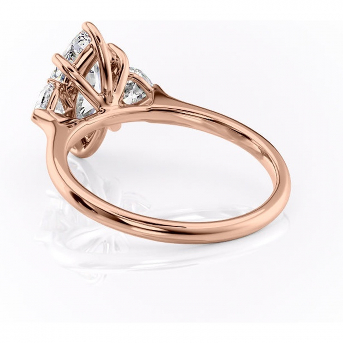Inel de logodnă Aislyn din aur Rose 18kt cu moissanite tăietură marquise – Montură cu trei pietre rafinată pentru profil înalt | Personalizează și configurează gratuit online [4]
