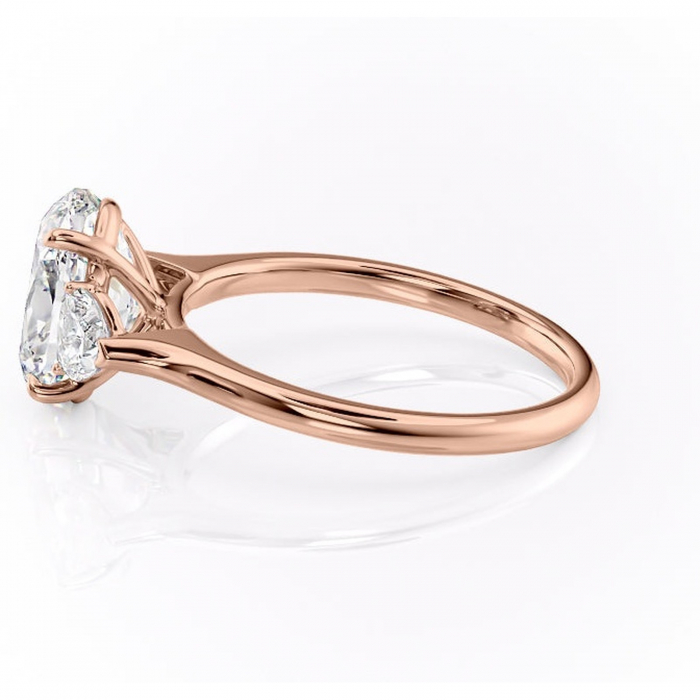 Inel de logodnă Aislyn din aur Rose 14kt cu moissanite tăietură ovală – Montură cu trei pietre rafinată pentru profil înalt | Personalizează și configurează gratuit online [6]