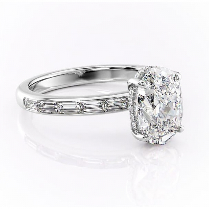 Inel de logodnă Alexandra din aur Alb 14kt cu moissanite tăietură ovală – Montură cu canal rafinată pentru profil înalt | Personalizează și configurează gratuit online [1]