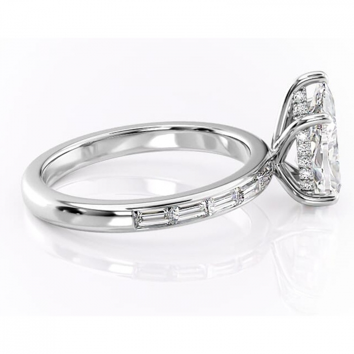 Inel de logodnă Alexandra din aur Alb 14kt cu moissanite tăietură pară – Montură cu canal rafinată pentru profil înalt | Personalizează și configurează gratuit online [2]