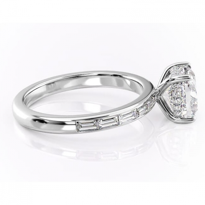 Inel de logodnă Alexandra din aur Alb 14kt cu moissanite tăietură pernă – Montură cu canal rafinată pentru profil înalt | Personalizează și configurează gratuit online [2]