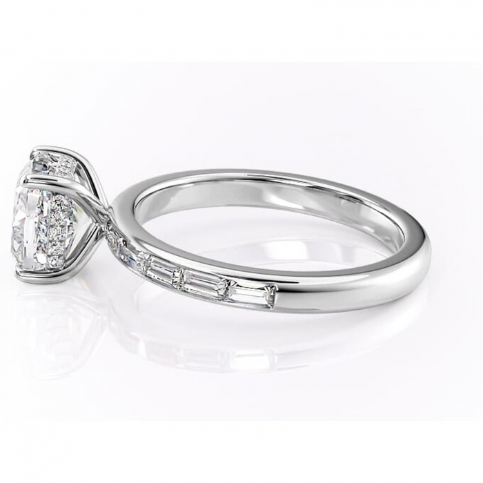 Inel de logodnă Alexandra din aur Alb 14kt cu moissanite tăietură pernă – Montură cu canal rafinată pentru profil înalt | Personalizează și configurează gratuit online [6]