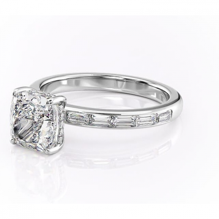 Inel de logodnă Alexandra din aur Alb 14kt cu moissanite tăietură pernă – Montură cu canal rafinată pentru profil înalt | Personalizează și configurează gratuit online [7]