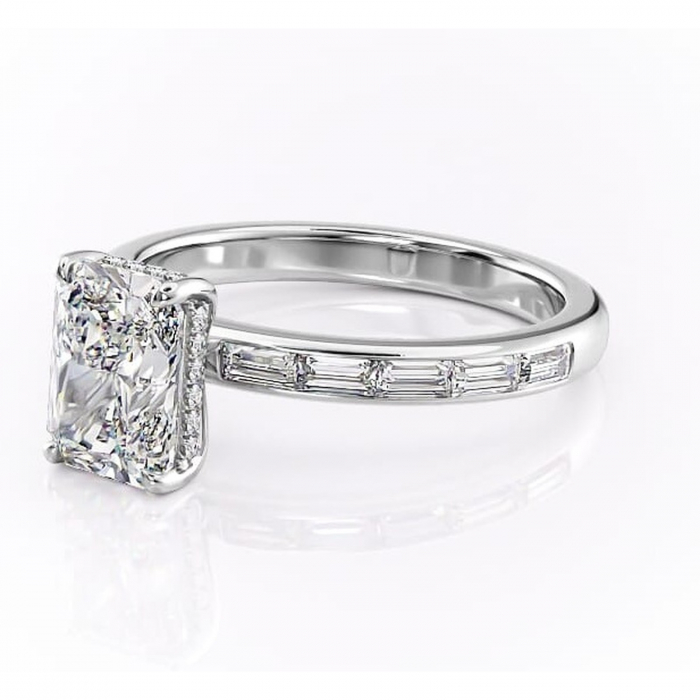 Inel de logodnă Alexandra din aur Alb 14kt cu moissanite tăietură radiantă – Montură cu canal rafinată pentru profil înalt | Personalizează și configurează gratuit online [7]