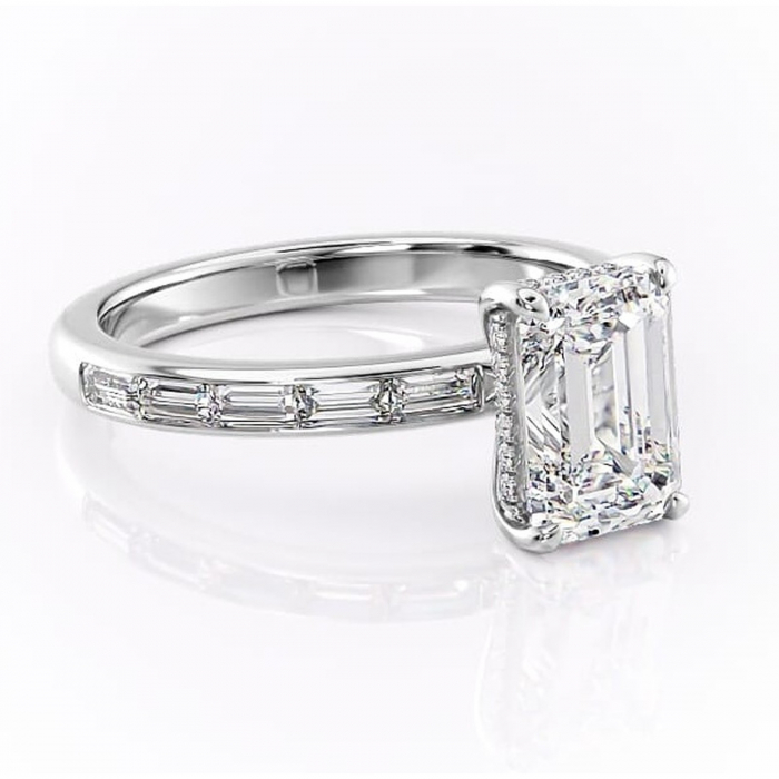 Inel de logodnă Alexandra din aur Alb 14kt cu moissanite tăietură smarald – Montură cu canal rafinată pentru profil înalt | Personalizează și configurează gratuit online [1]