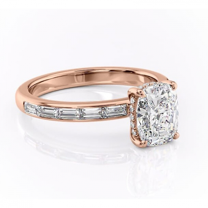 Inel de logodnă Alexandra din aur Rose 14kt cu moissanite tăietură asscher – Montură cu canal rafinată pentru profil înalt | Personalizează și configurează gratuit online [1]