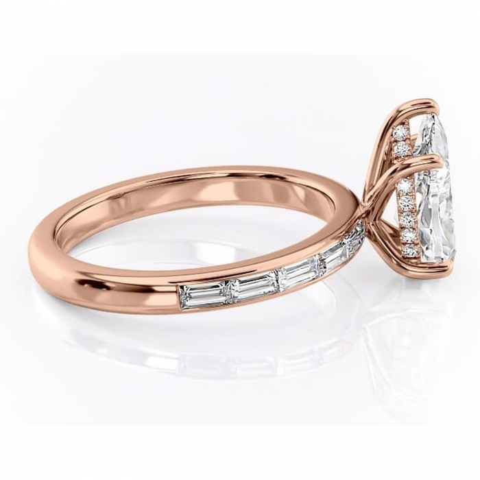 Inel de logodnă Alexandra din aur Rose 18kt cu moissanite tăietură pară – Montură cu canal rafinată pentru profil înalt | Personalizează și configurează gratuit online [2]