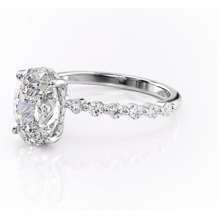 Inel de logodnă Amara din aur Alb 14kt cu moissanite tăietură ovală – Pietre laterale rafinată pentru profil înalt | Personalizează și configurează gratuit online [7]