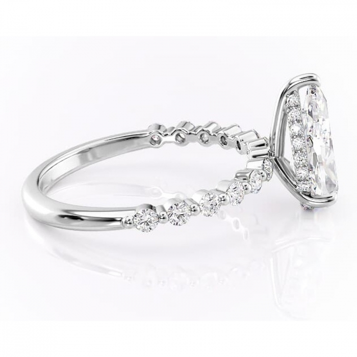 Inel de logodnă Amara din aur Alb 18kt cu moissanite tăietură pară – Pietre laterale rafinată pentru profil înalt | Personalizează și configurează gratuit online [2]