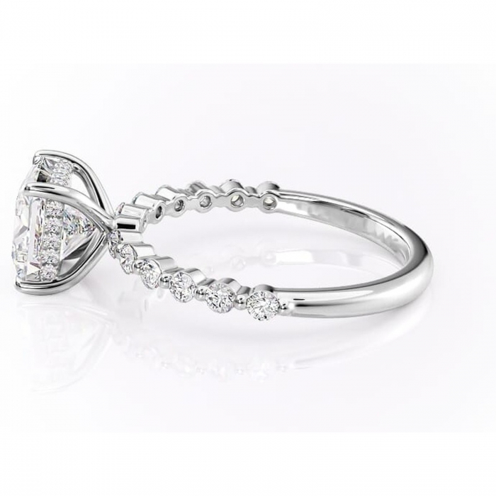 Inel de logodnă Amara din aur Alb 18kt cu moissanite tăietură princess – Pietre laterale rafinată pentru profil înalt | Personalizează și configurează gratuit online [6]