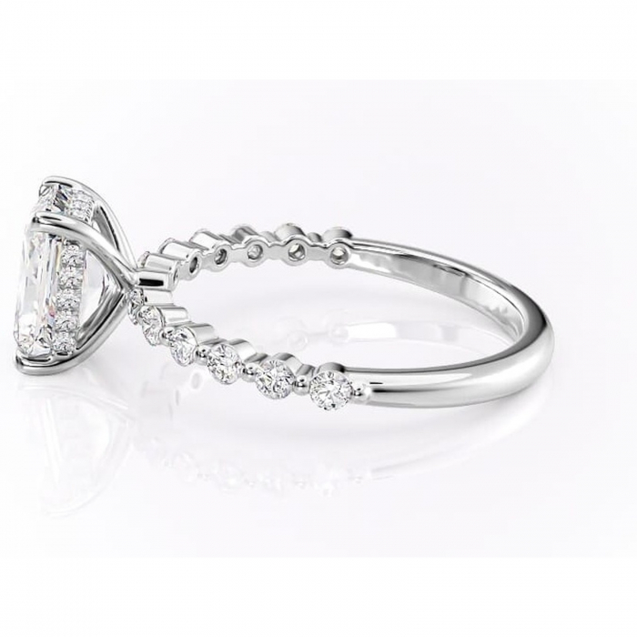 Inel de logodnă Amara din aur Alb 14kt cu moissanite tăietură radiantă – Pietre laterale rafinată pentru profil înalt | Personalizează și configurează gratuit online [6]