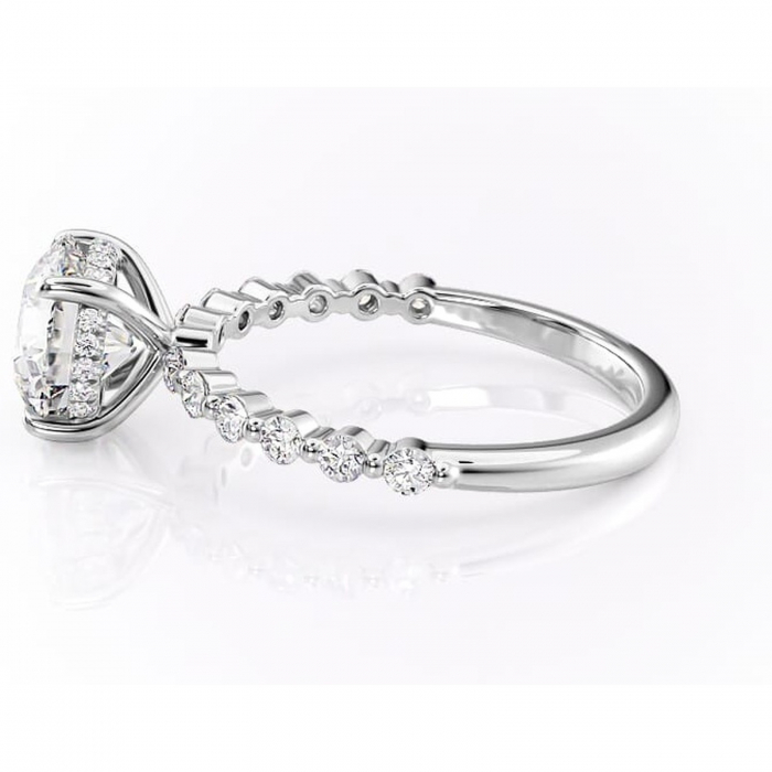 Inel de logodnă Amara din aur Alb 14kt cu moissanite tăietură rotundă – Pietre laterale rafinată pentru profil înalt | Personalizează și configurează gratuit online [6]