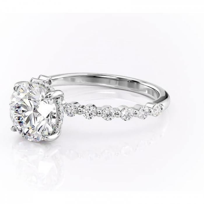 Inel de logodnă Amara din aur Alb 14kt cu moissanite tăietură rotundă – Pietre laterale rafinată pentru profil înalt | Personalizează și configurează gratuit online [7]