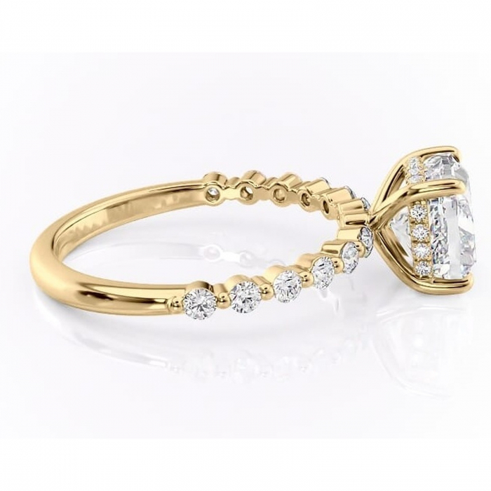 Inel de logodnă Amara din aur Galben 14kt cu moissanite tăietură pernă – Pietre laterale rafinată pentru profil înalt | Personalizează și configurează gratuit online [2]