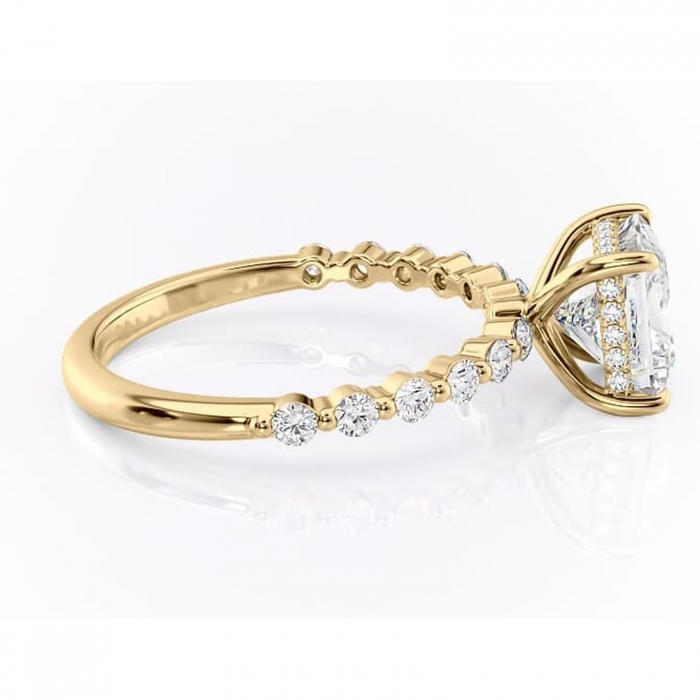 Inel de logodnă Amara din aur Galben 14kt cu moissanite tăietură princess – Pietre laterale rafinată pentru profil înalt | Personalizează și configurează gratuit online [2]