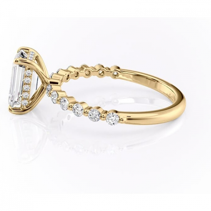 Inel de logodnă Amara din aur Galben 14kt cu moissanite tăietură smarald – Pietre laterale rafinată pentru profil înalt | Personalizează și configurează gratuit online [6]