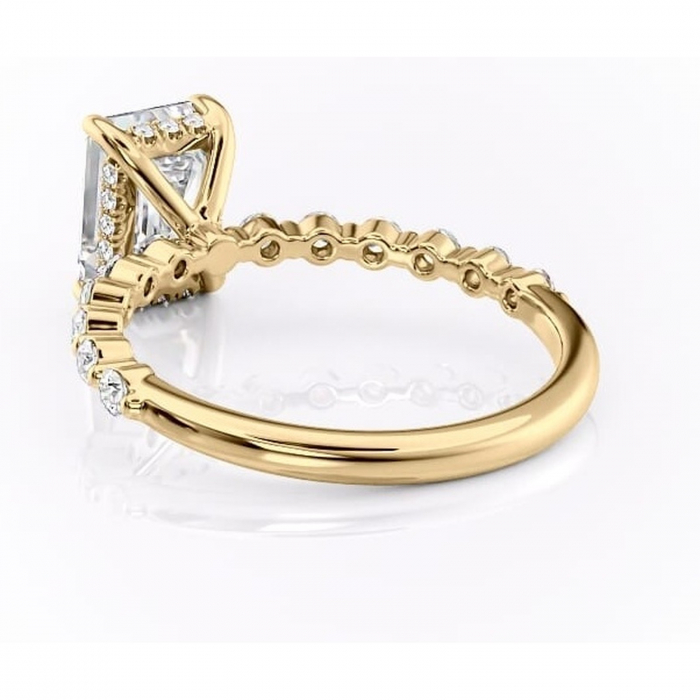 Inel de logodnă Amara din aur Galben 14kt cu moissanite tăietură smarald – Pietre laterale rafinată pentru profil înalt | Personalizează și configurează gratuit online [4]