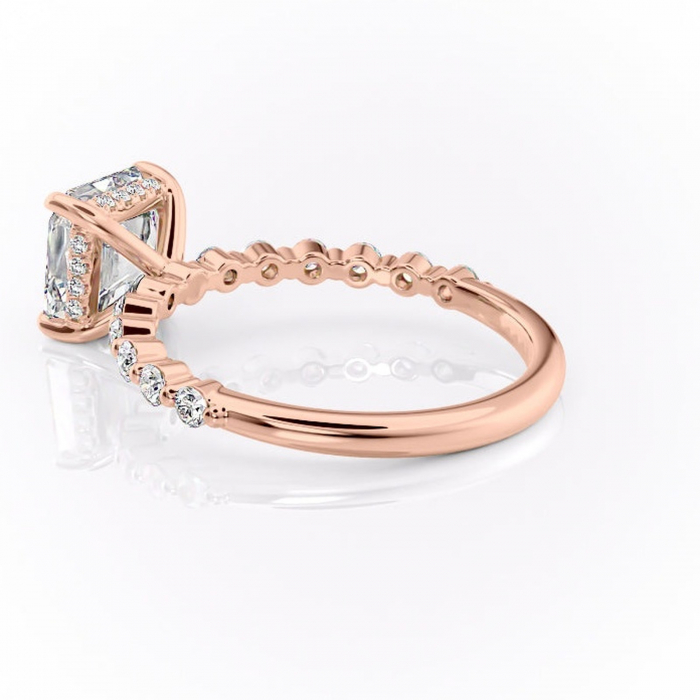 Inel de logodnă Amara din aur Rose 14kt cu moissanite tăietură asscher – Pietre laterale rafinată pentru profil înalt | Personalizează și configurează gratuit online [5]