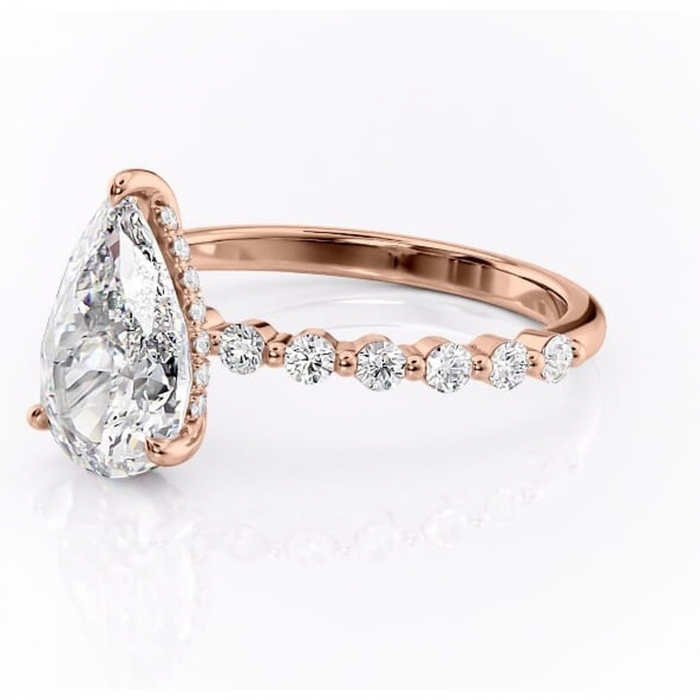 Inel de logodnă Amara din aur Rose 18kt cu moissanite tăietură pară – Pietre laterale rafinată pentru profil înalt | Personalizează și configurează gratuit online [7]