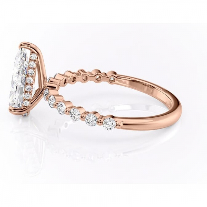 Inel de logodnă Amara din aur Rose 18kt cu moissanite tăietură pară – Pietre laterale rafinată pentru profil înalt | Personalizează și configurează gratuit online [6]