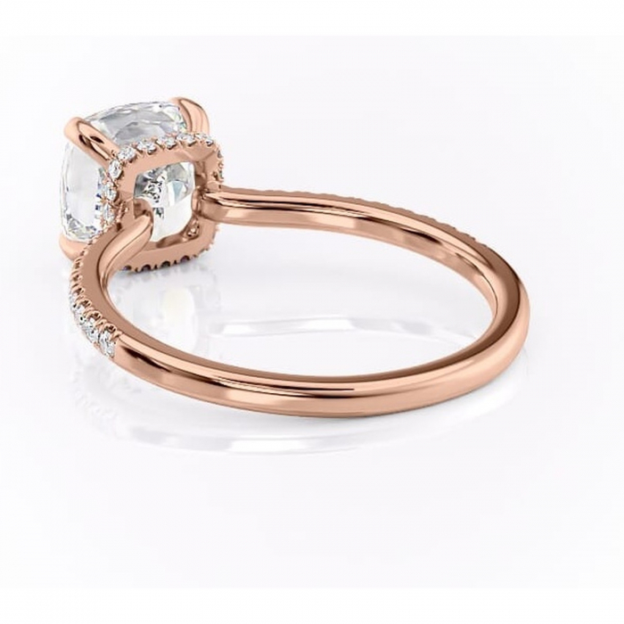 Inel de logodnă Arabella din aur Rose 18kt cu moissanite tăietură pernă – Montură pavé rafinată pentru profil jos | Personalizează și configurează gratuit online [4]
