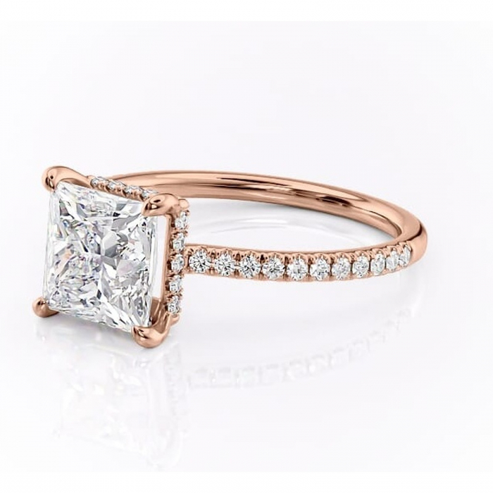 Inel de logodnă Arabella din aur Rose 14kt cu moissanite tăietură princess – Montură pavé rafinată pentru profil jos | Personalizează și configurează gratuit online [7]